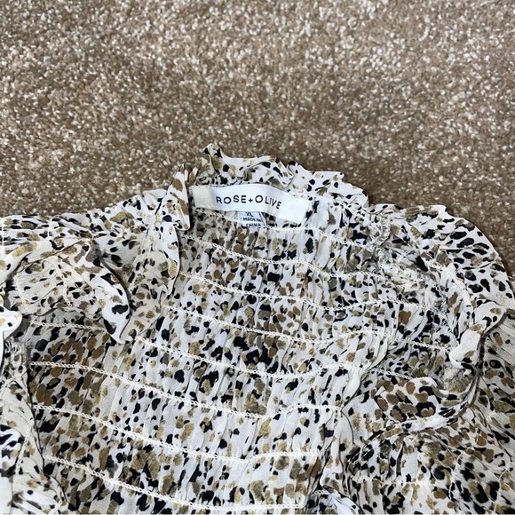 Rose + Olive blouse flowy bell sleeve cheetah animal print key hole neckline XL - Picture 11 of 11